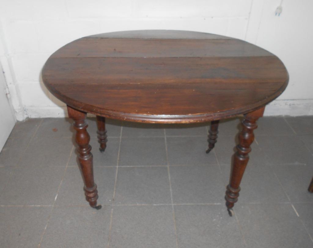 ancienne table ronde ,les cotés se replient, Antiquités & Art, Antiquités | Meubles | Tables, Enlèvement ou Envoi