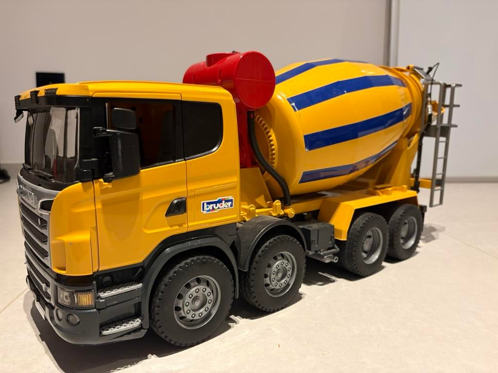 Bruder kraanwagen, betonmolen en ziekenwagen, Ophalen, Gebruikt