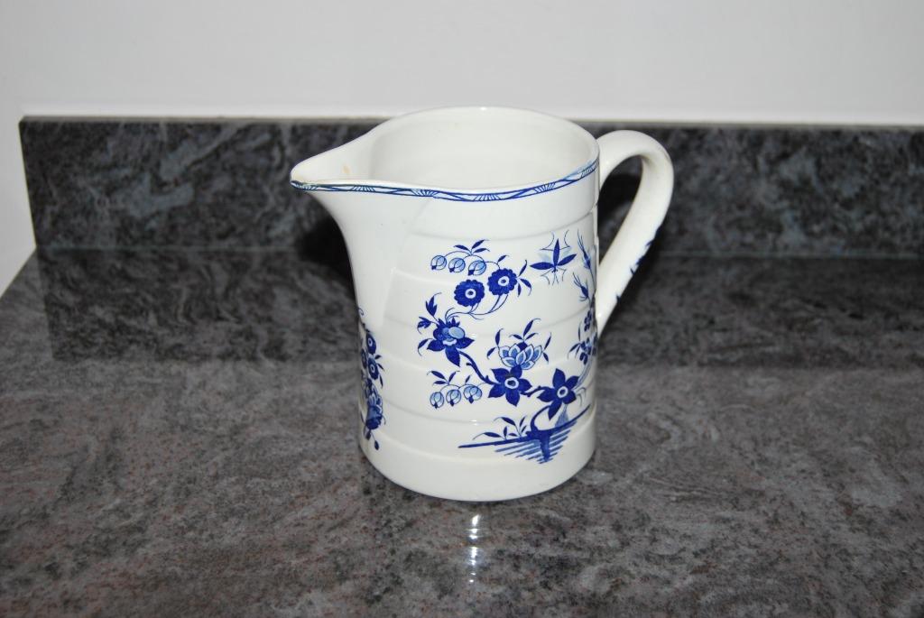 BOCH GRAND BOUQUET.  CRUCHE A EAU, Antiquités & Art, Enlèvement ou Envoi