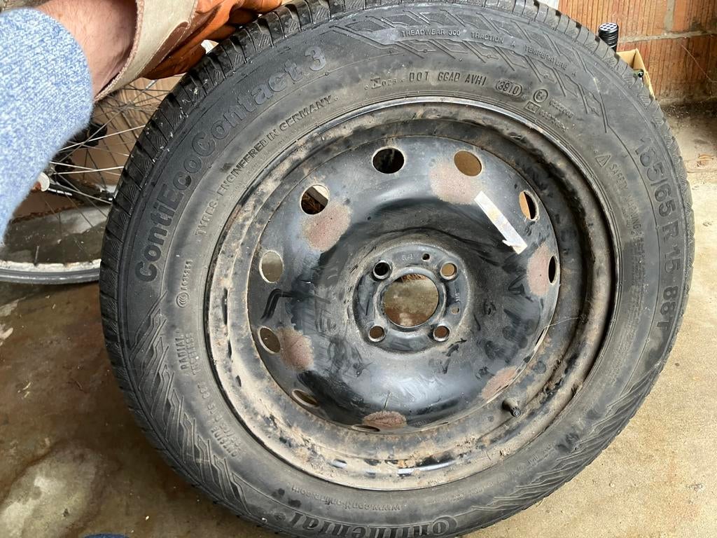 Set winterbanden opstalen velg Dacia Logan / Sandero, Auto-onderdelen, Banden en Velgen, Ophalen, Winterbanden