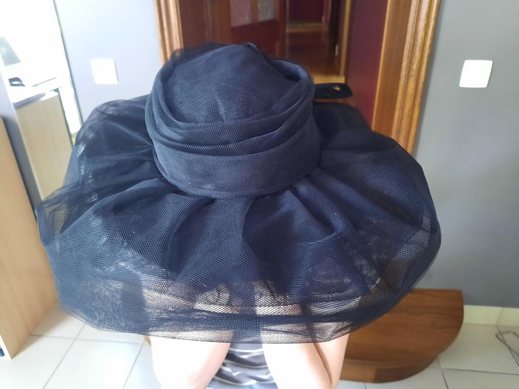 Chapeau noir de cérémonie, Enlèvement ou Envoi, Porté, 55 cm (S, 6⅞ pouces) ou moins, Chapeau