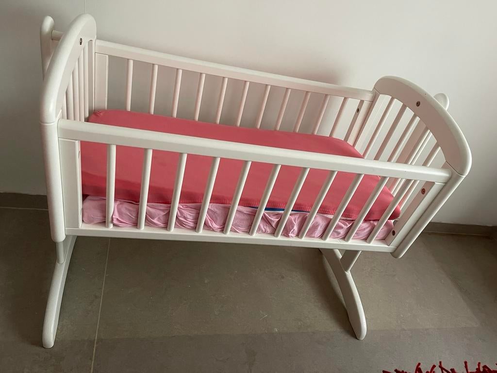 Babywieg te koop met matras en beschermrand., Ophalen, Wieg