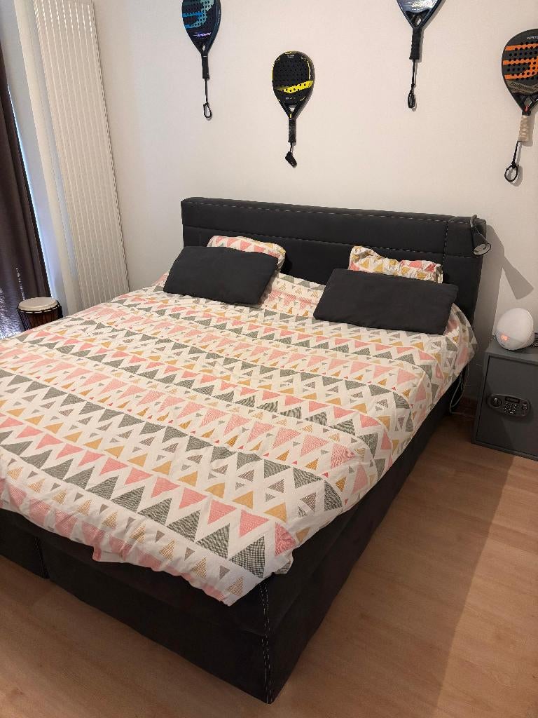 sommier + surmatelas 180x200, Maison & Meubles, Chambre à coucher | Lits, Gris, Tissu, Enlèvement, Utilisé