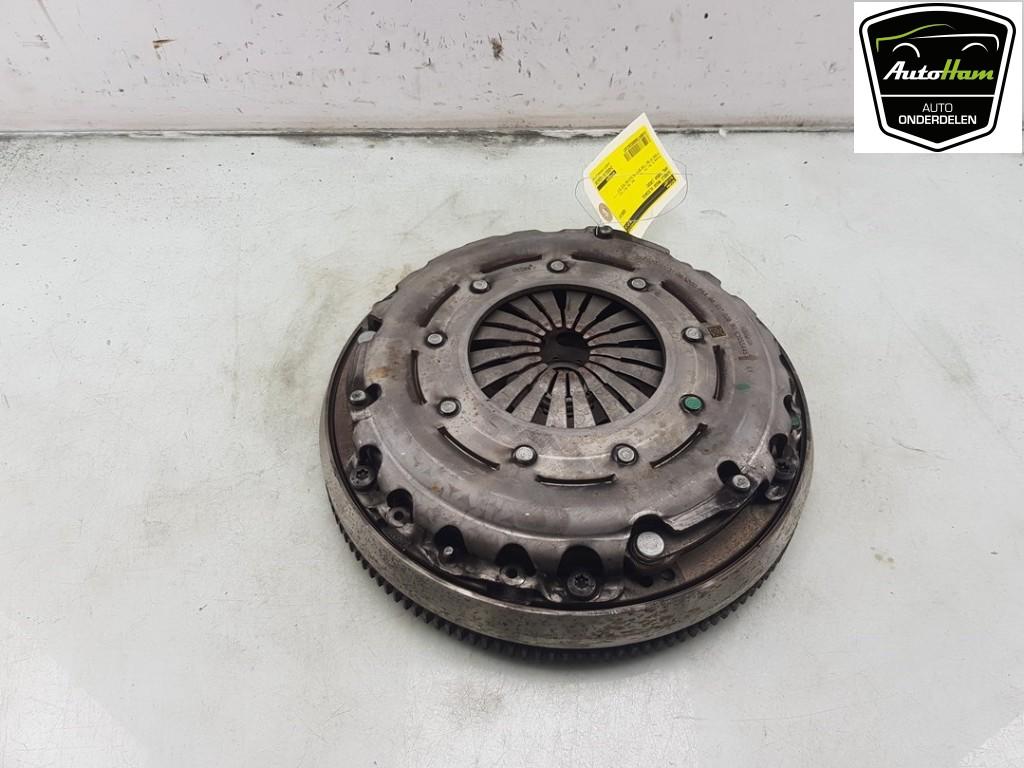 VOLANT MOTEUR BI-MASSE Opel Corsa F (UB / UH / UP), Autos : Pièces & Accessoires, Valeo, Opel, Utilisé, 100, rue de Courcelles
75017  Paris, FR