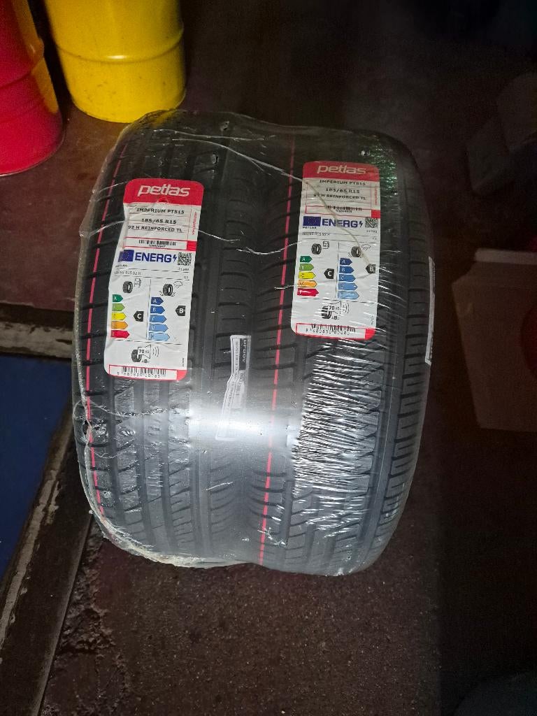 pneus 4X 185/65/15 neuf, Neuf, 15 pouces, Véhicule de tourisme, Pneus été