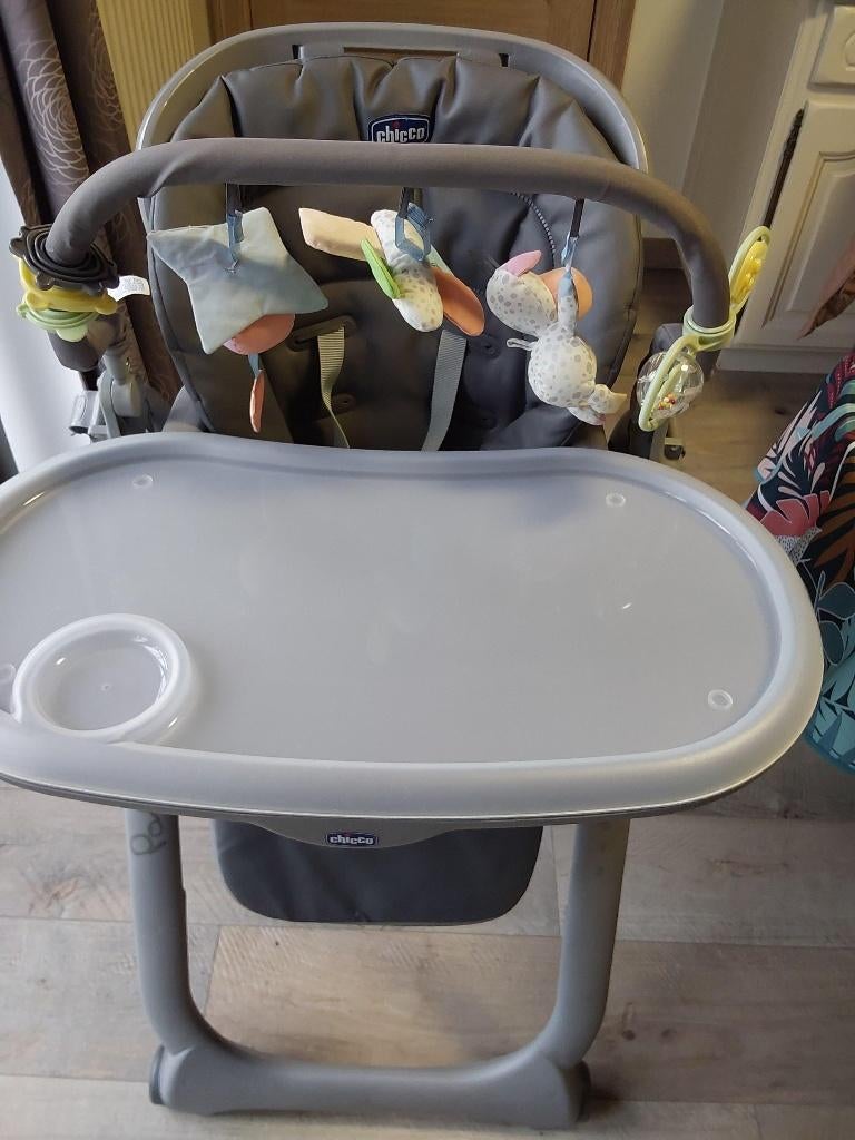 Polly Magic kinderstoel van Chicco, Kinderen en Baby's, Ophalen, Zo goed als nieuw, Meegroeistoel, Gordel(s)