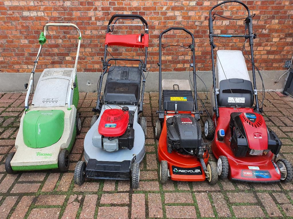 Lot de 4 tondeuses à gazon à essence autotractées, 2 x TORO,, Fonction de mulching, Toro, Tondeuse à poutre, Tondeuses à gazon à essence