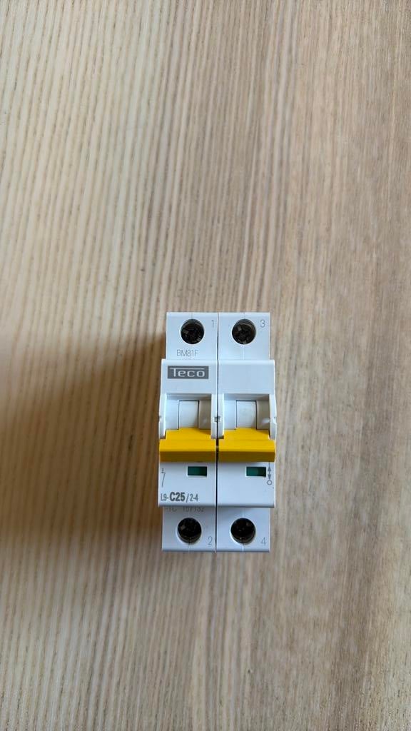 Disjoncteur teco, Bricolage & Construction, Électricité & Câbles, Enlèvement ou Envoi, Comme neuf
