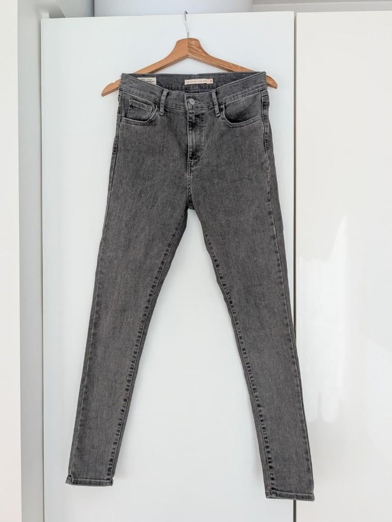 Levi's 720 superdunne jeans met hoge taille — grijs, Kleding | Dames, Spijkerbroeken en Jeans, Ophalen, Zo goed als nieuw, W28 - W29 (confectie 36)