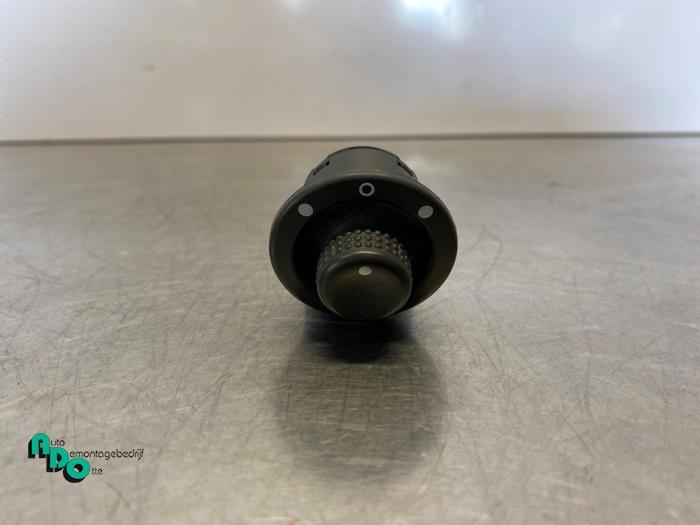 Commutateur rétroviseur d'un Renault Clio (Clio 4 12-), Renault, -, 3 mois de garantie, Utilisé