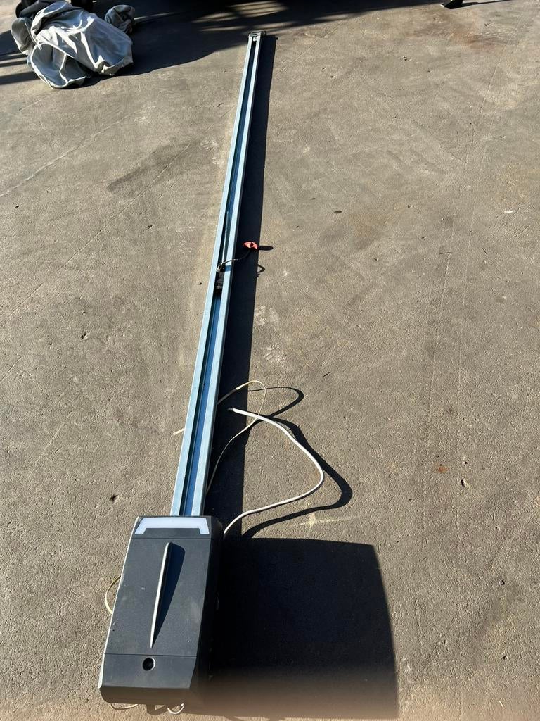 Garagepoort motor FAAC (moet snel weg)