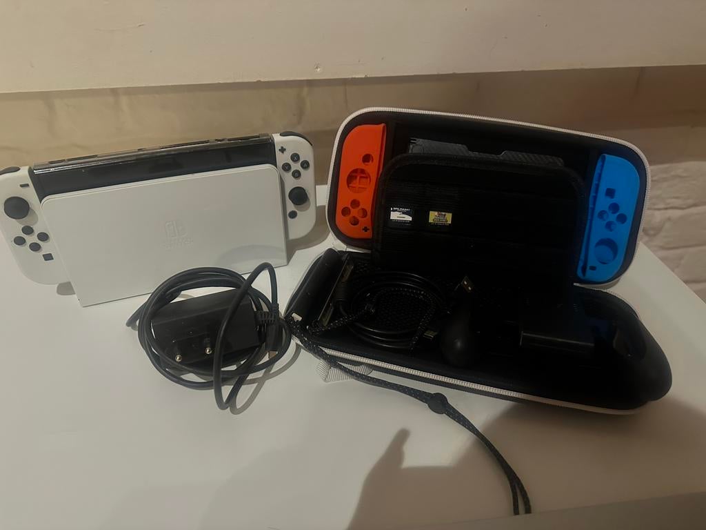 Nitendo Switch OLED, Enlèvement ou Envoi, Comme neuf, Switch OLED