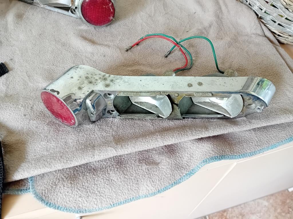 Feu arrierre droit Jaguar E Type S1, Autos : Pièces & Accessoires, Enlèvement ou Envoi, Utilisé, Jaguar