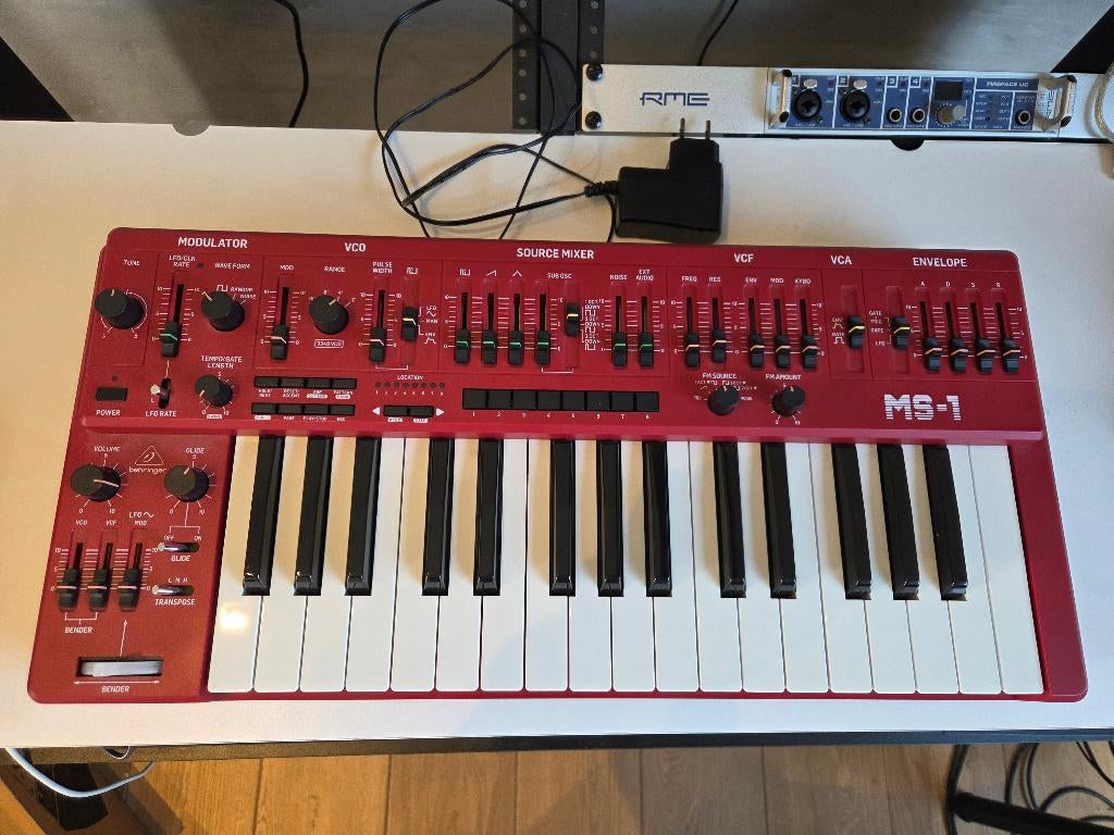 Behringer MS-1 / MS-101, Autres marques, Utilisé, Avec connexion MIDI, Enlèvement ou Envoi