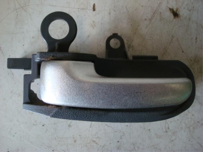 Poignée portière 2portes gauche d'un Toyota Yaris, -, 3 mois de garantie, Toyota, Utilisé