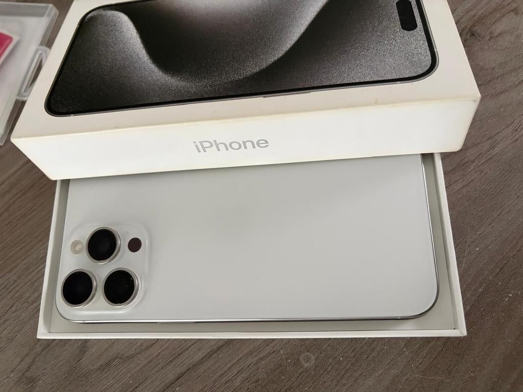 IPhone 15 pro max 256 g, Enlèvement, IPhone 15