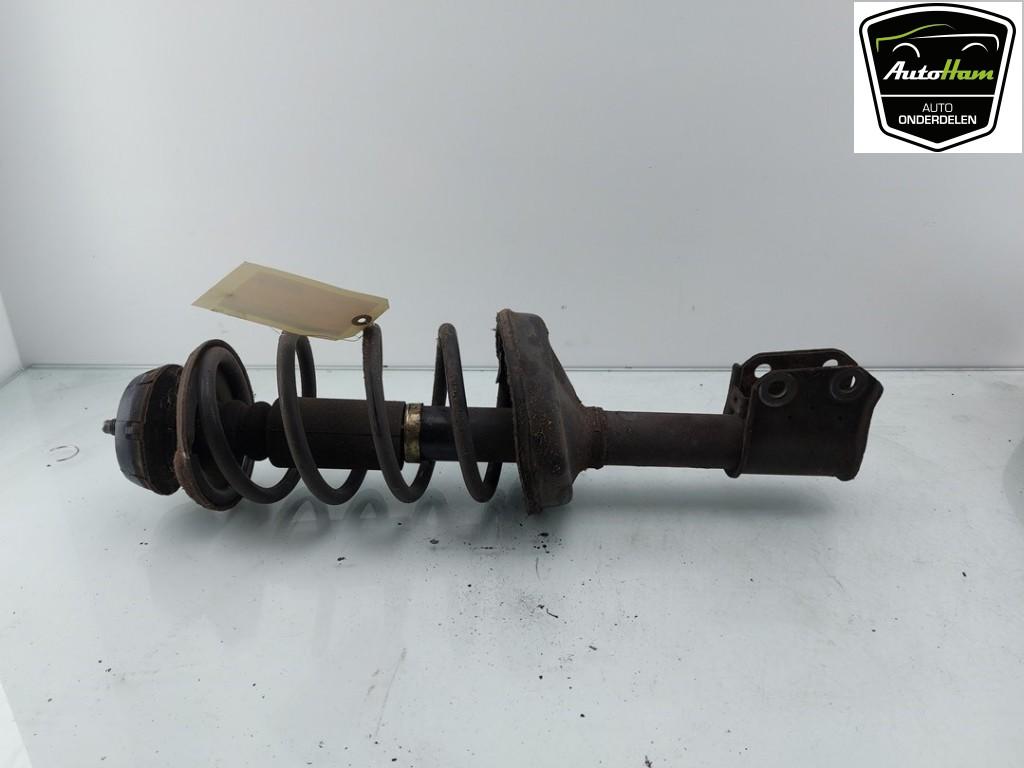 AMORTISSEUR OU ABSORBEUR DE CHOC AVANT DROIT Kubistar (F10), Autos : Pièces & Accessoires, Suspension & Châssis, Nissan, Utilisé