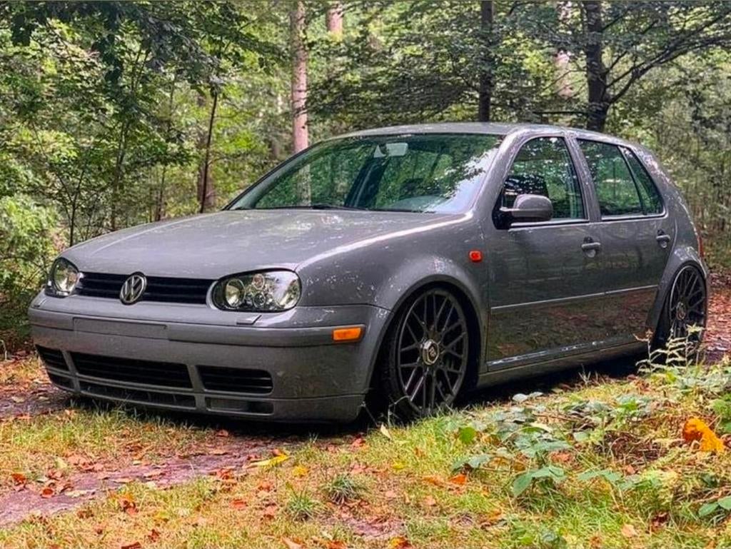 VW GOLF 4 Nardò, Autos, Argent ou Gris, Achat, Boîte manuelle, Noir