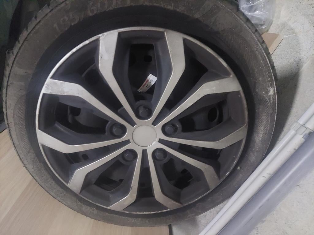 Jantes, pneus 15 pouces et enjoliveurs, Autos : Pièces & Accessoires, Enlèvement, Pneus été, Pneu(s)