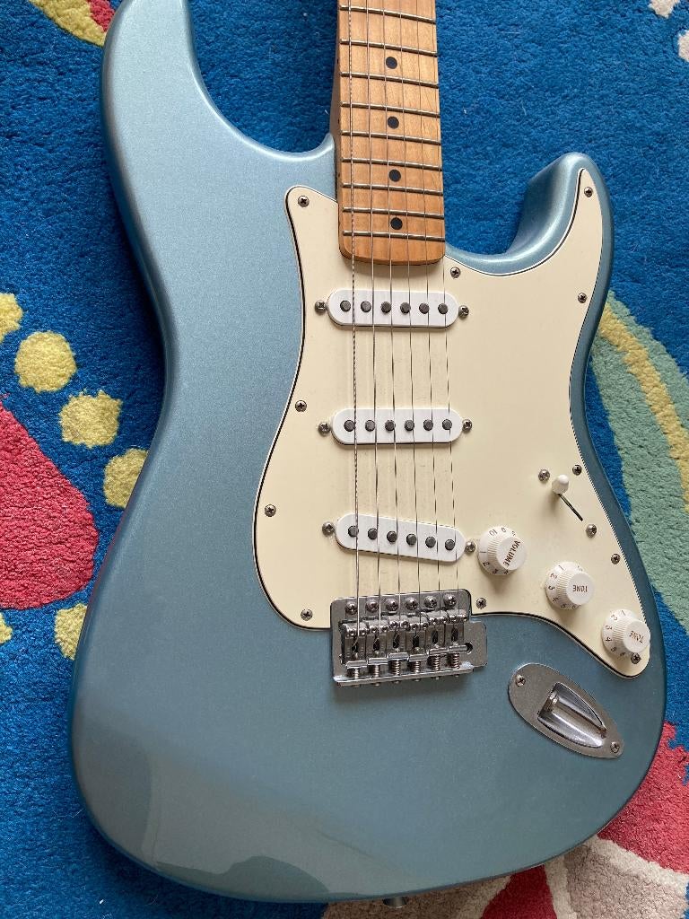 Fender MIM Stratocaster Alnico 5, Ophalen of Verzenden, Zo goed als nieuw, Solid body, Fender