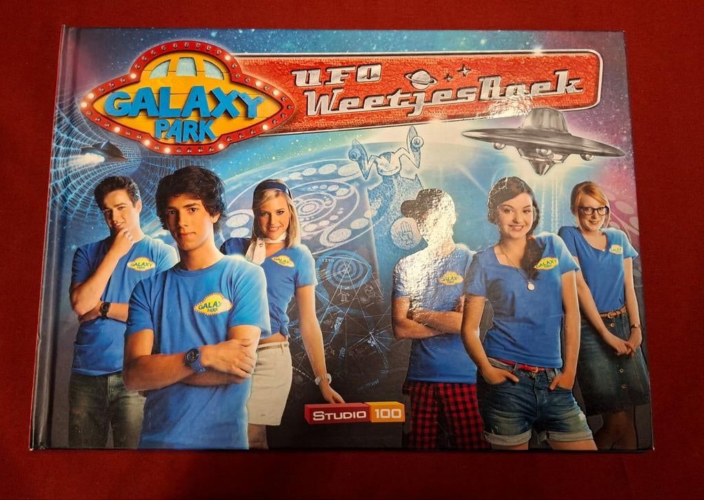 Boek studio 100 :  ufo weetjeshoek galaxy park, Ophalen of Verzenden
