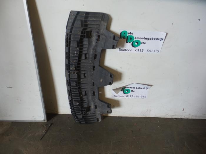 Plaque de protection moteur d'un Opel Zafira B (Zafira B 05-, Autos : Pièces & Accessoires, -, Opel, 3 mois de garantie, Utilisé