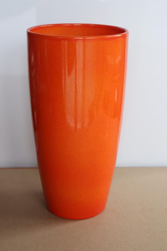 Retro hoge oranje vaas, Huis en Inrichting, Woonaccessoires | Vazen, Ophalen, Gebruikt, Aardewerk of Porselein, Oranje