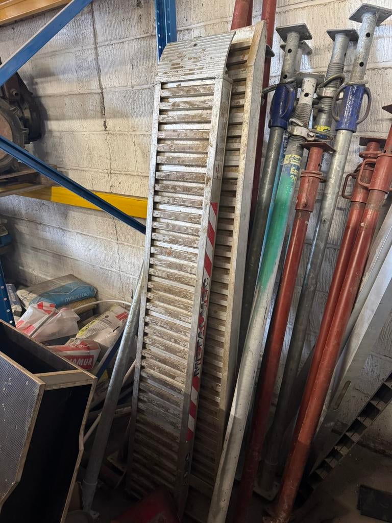 Aluminuim rijplaten lengte 2m, Bricolage & Construction, Métaux, Enlèvement, Comme neuf