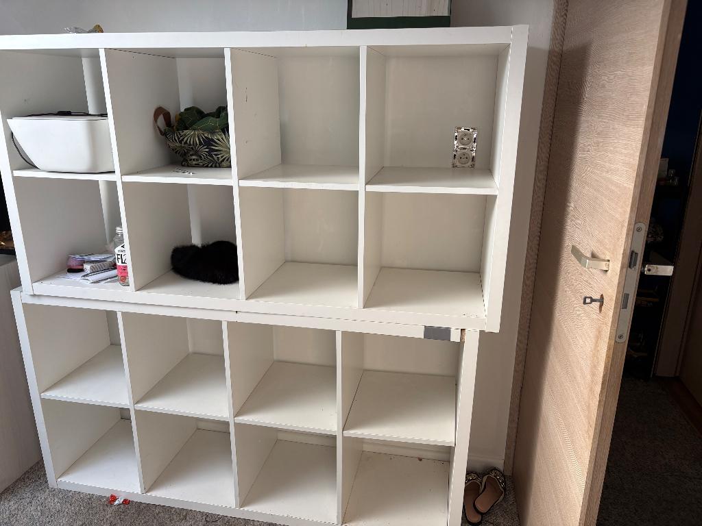 Meubles type IKEA solide petite griffure etc, Enlèvement