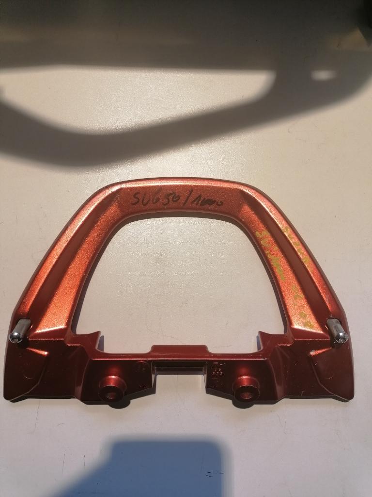 SUZUKI 1000 SV / SVS 2005 2008 poignée passager en très bon, Ophalen, Gebruikt