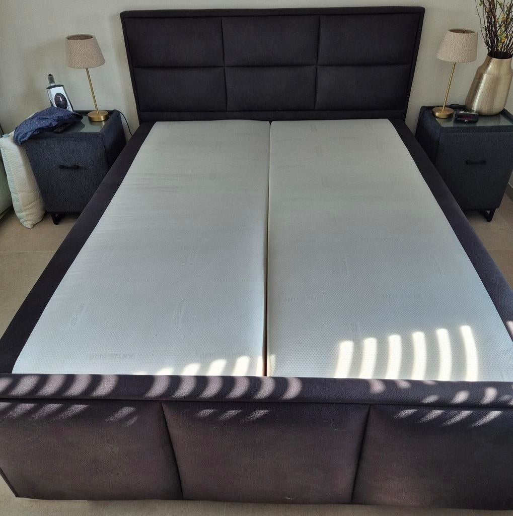 Sommier à ressorts avec espace de rangement., Maison & Meubles, Enlèvement