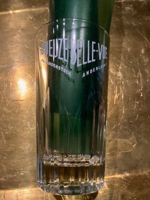OUD GLAS GUEUZE BELLE-VUE 25 CL H : 15 CM, Verzamelen, Glas en Drinkglazen, Zo goed als nieuw, Bierglas, Ophalen of Verzenden