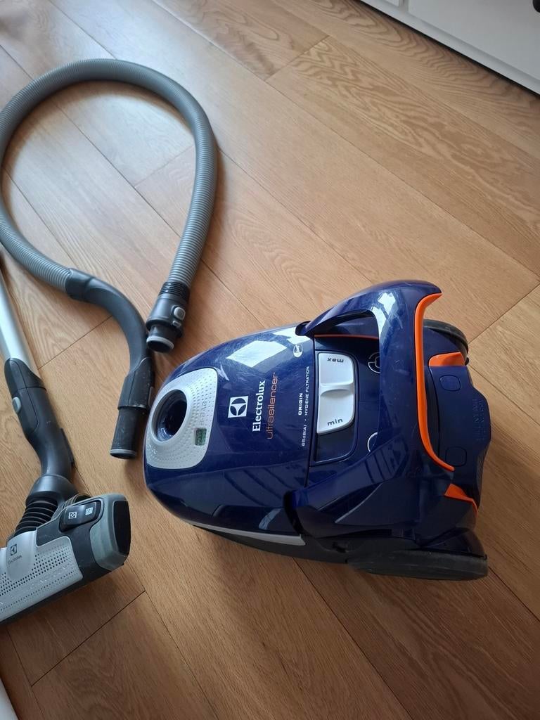 Aspirateur traineau Electrolux + 2 sacs, Enlèvement, Aspirateur