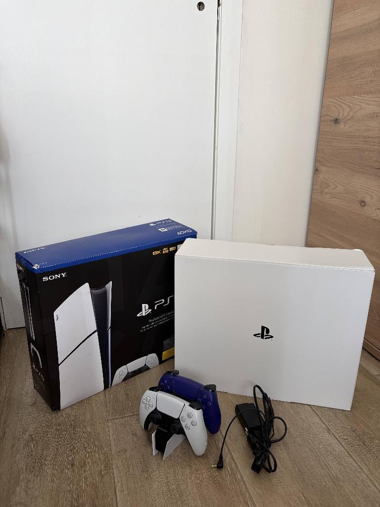 PlayStation 5 + 2 Controllers + Charging Dock–Perfecte Staat, Games en Spelcomputers, Ophalen, Zo goed als nieuw