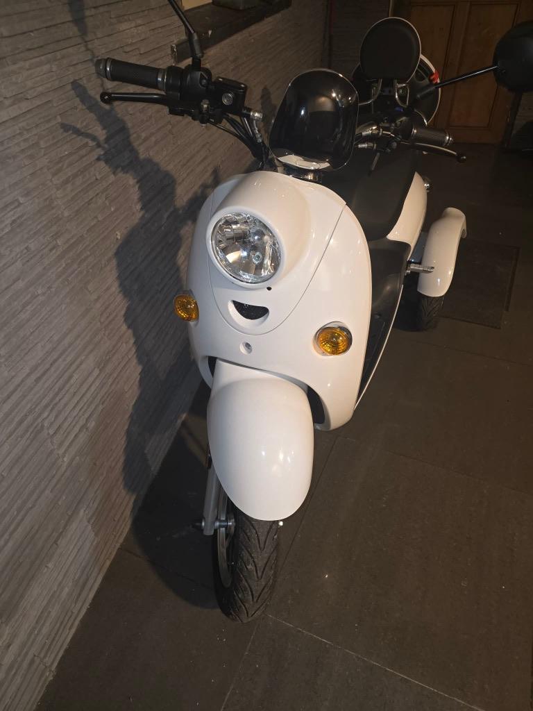 Scooter à mobilité réduite, Divers, Voitures sans permis & Scooters pour invalides, Neuf, Autres marques, 46 km ou plus, 11 à 15 km/h