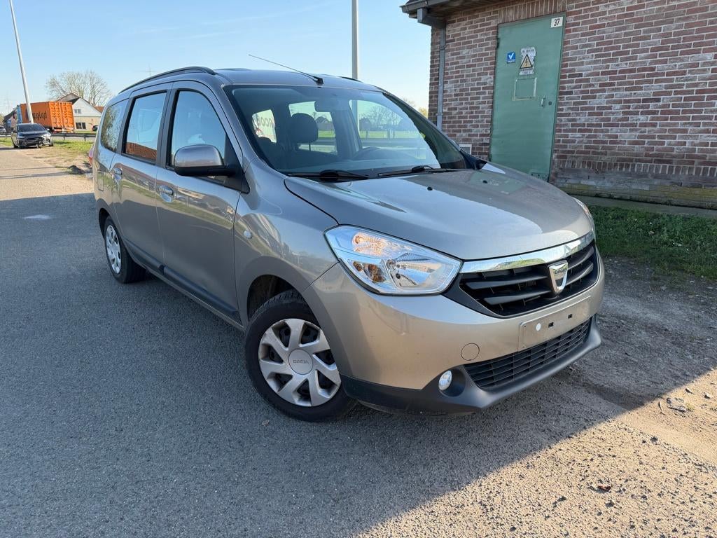 Dacia Lodgy 1200 cc essence 5 places, Autos, Dacia, Argent ou Gris, Achat, Euro 6, Boîte manuelle