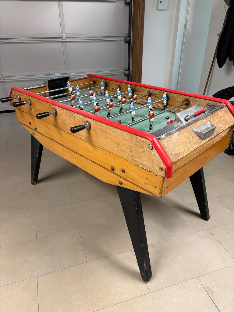 Voetbaltafel vintage, Enlèvement