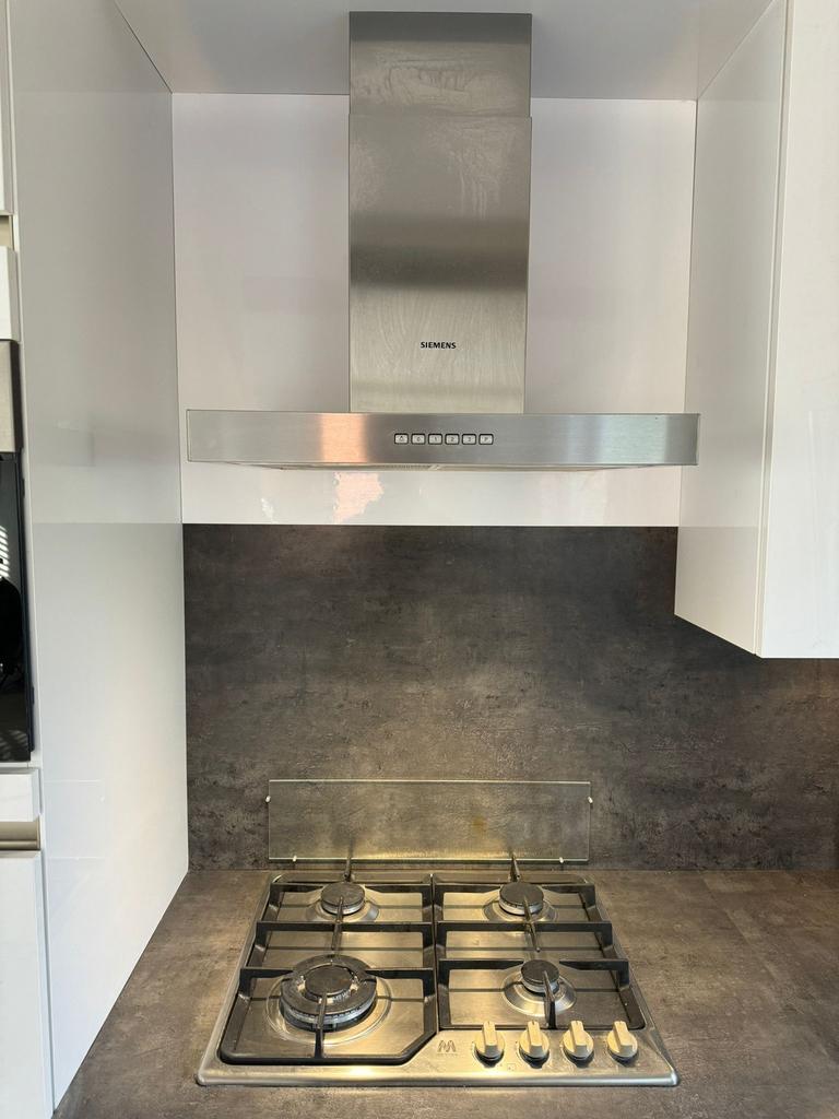 Cuisine d'angle blanche + équipement DÉMONTÉ, Enlèvement ou Envoi, Bois, Sans poignée, Blanc