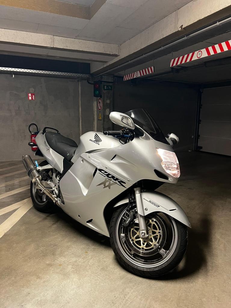 Honda CBR 1100 XX, Motoren, Motoren | Honda, Particulier, Sport, meer dan 35 kW, 4 cilinders, Motorrijbewijs A, ABS, Handvatverwarming