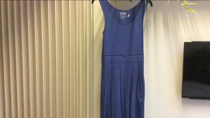 Stijlvolle, donkerblauwe jurk van Hilfiger Denim. S, Blauw, Hilfiger Denim, Nieuw, Ophalen of Verzenden