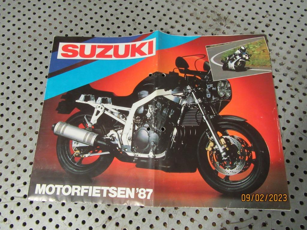 Suzuki 1987 kleurenfolder Reclame Adv. o.a. RG250 RG500 GSX-, Enlèvement ou Envoi, Utilisé, Motos