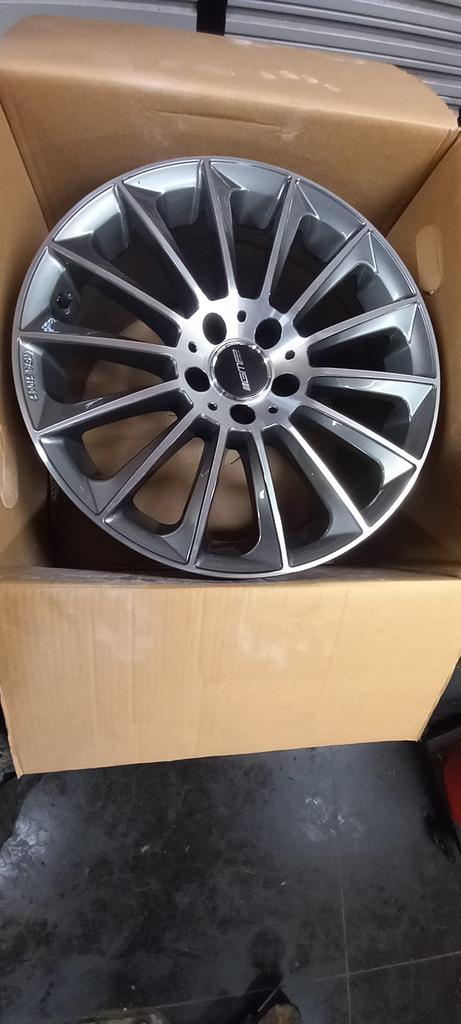1x mercedes velg, Autos : Pièces & Accessoires, Pneus & Jantes, Jante(s), 18 pouces, Véhicule de tourisme, Neuf, Enlèvement