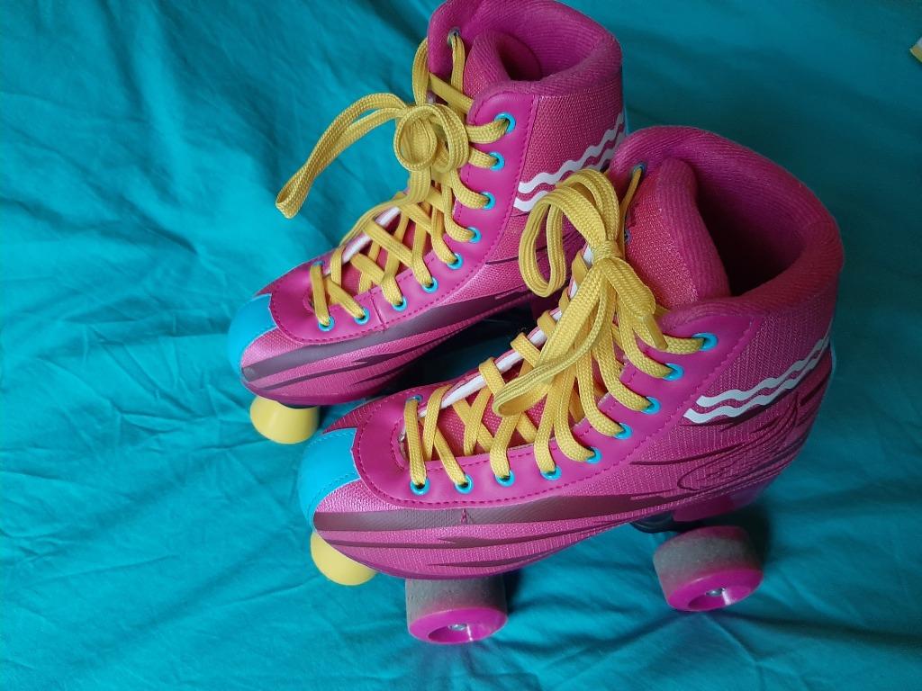 Soy Luna skates met bijpassende helm en tas, Kinderen en Baby's, Speelgoed | Buiten | Rolschaatsen, Zo goed als nieuw, Kinderen