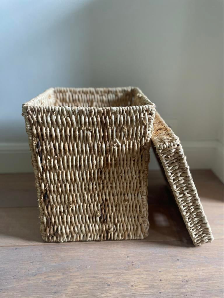 Mand zeegras met deksel 37cm hoog, Ophalen, Overige materialen, Mand, Zo goed als nieuw
