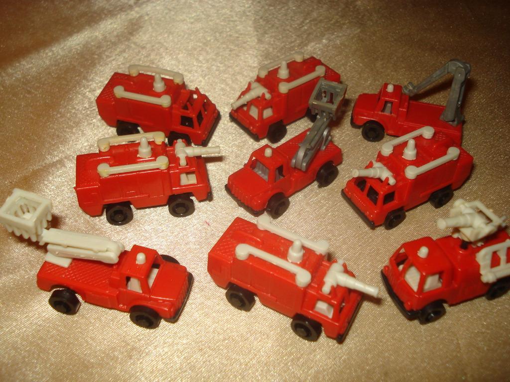 KINDER Ancienne Série de 9 Camions de Pompiers 1987 Giodi, Enlèvement ou Envoi, Comme neuf, Autres types