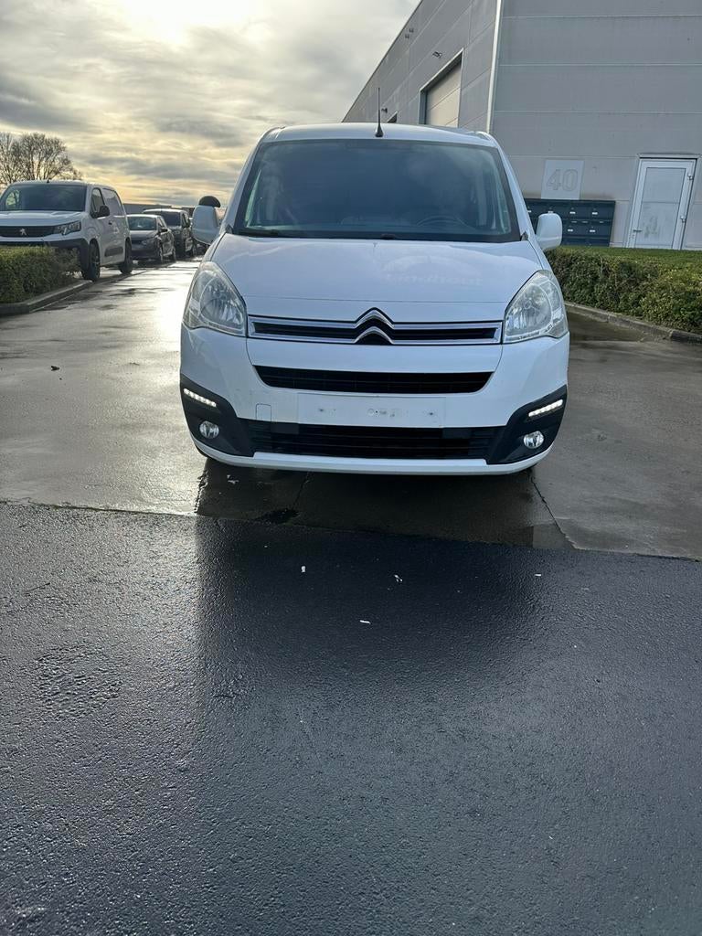 Citroën Berlingo 1.6hdi euro6b / 3zit / AIRCO /Gps, Auto's, Voorwielaandrijving, Stof, Citroën, Wit
