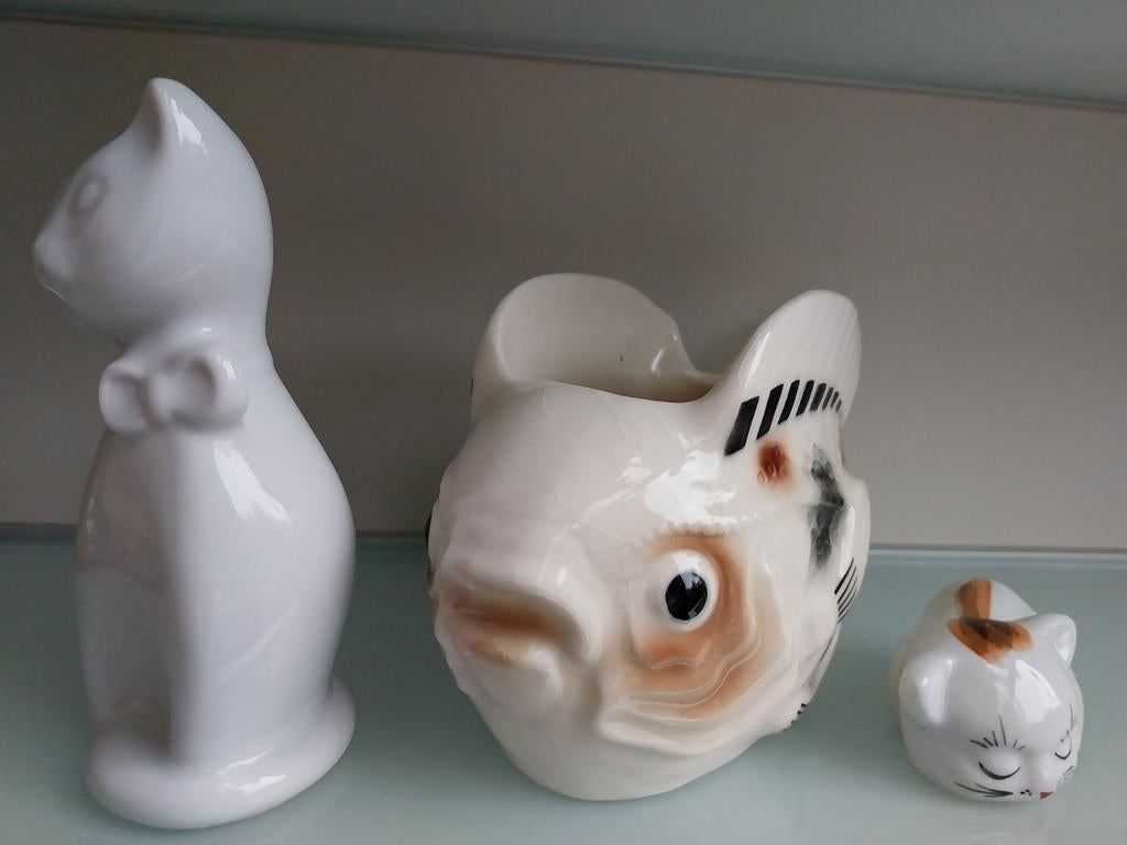 Porselein vis en twee katjes, Antiek en Kunst, Antiek | Porselein, Ophalen of Verzenden