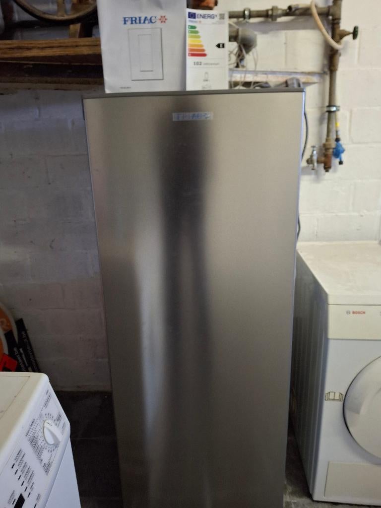 Koelkast Friac, Ophalen, Zonder vriesvak, 100 tot 150 liter, Zo goed als nieuw