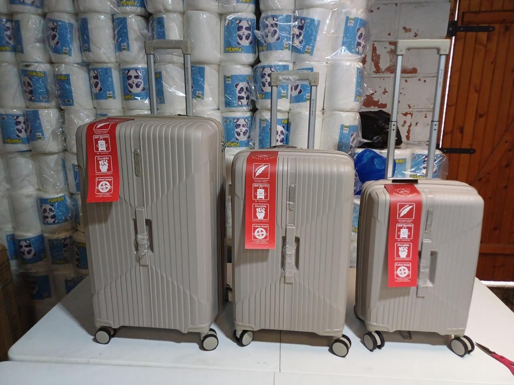 Lot de 3 Valises RIGIDES & INCASSABLES (Neuf) – Serrure TSA, Bijoux, Sacs & Beauté, Valises, Roulettes, Enlèvement ou Envoi