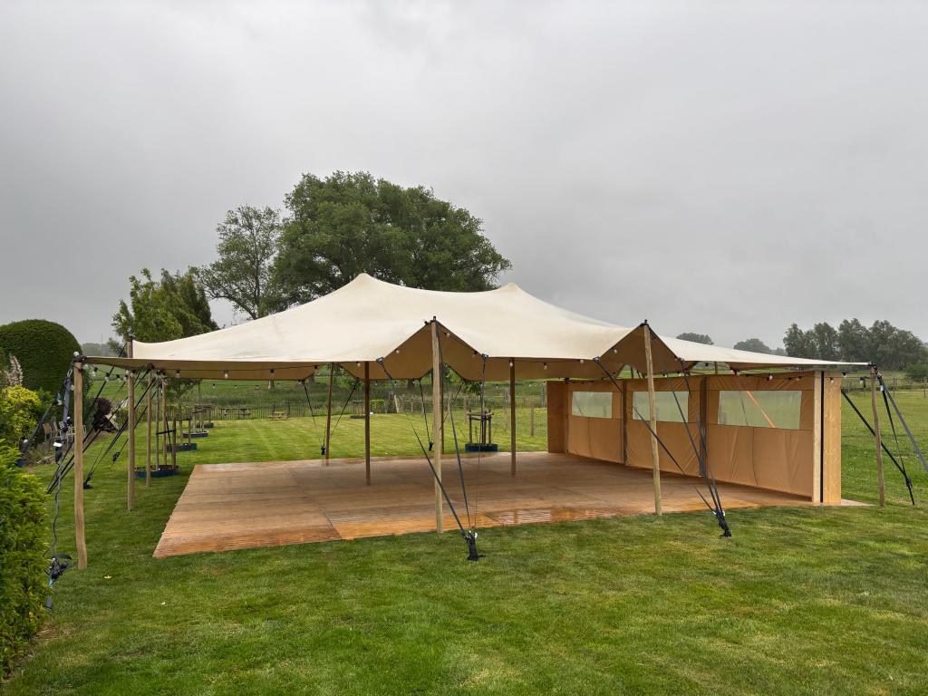 STRETCHTENT  TE  HUUR 10x10,5m, Hobby en Vrije tijd, Ophalen, Zo goed als nieuw